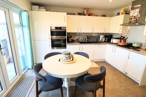 Kitchen/Diner- click for photo gallery